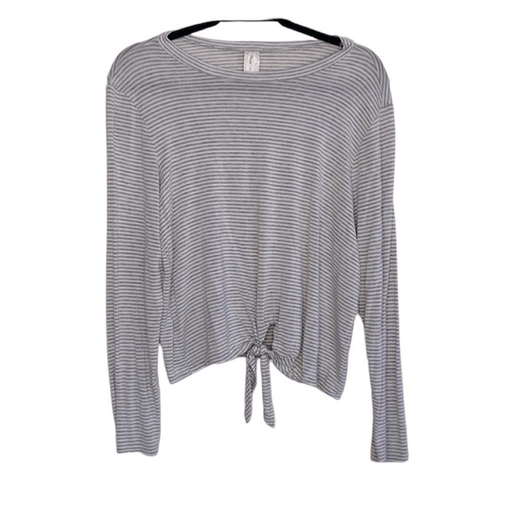 Atticute Gray & White Striped Top Tie Waist L - Picture 1 of 2